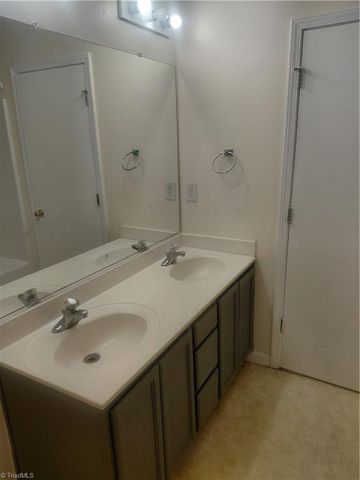 3335 WILITON Way, High Point, NC 27260