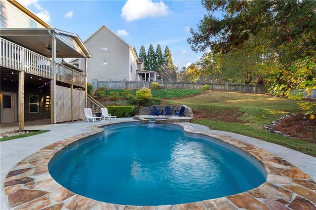 451 Blackberry Run Drive, Dallas, GA 30132