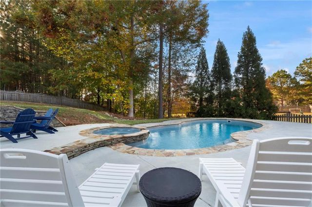 451 Blackberry Run Drive, Dallas, GA 30132