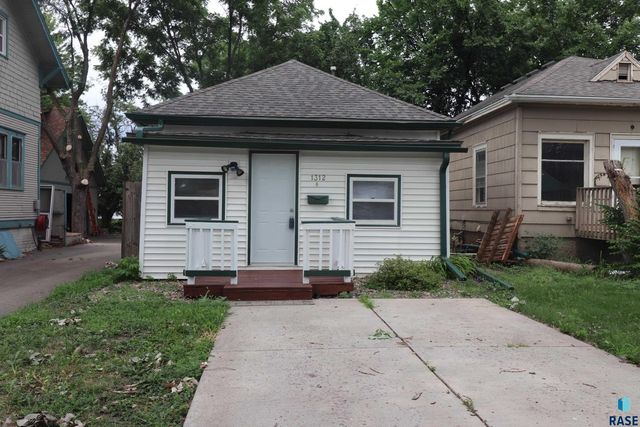 1312 E 5th St Street, Sioux Falls, SD 57103