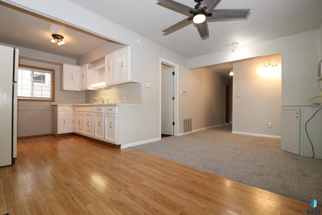 1312 E 5th St Street, Sioux Falls, SD 57103