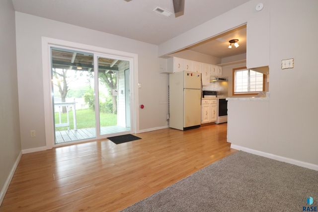 1312 E 5th St Street, Sioux Falls, SD 57103