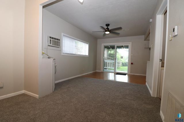 1312 E 5th St Street, Sioux Falls, SD 57103