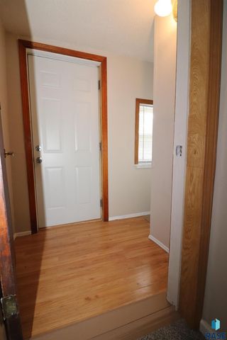 1312 E 5th St Street, Sioux Falls, SD 57103