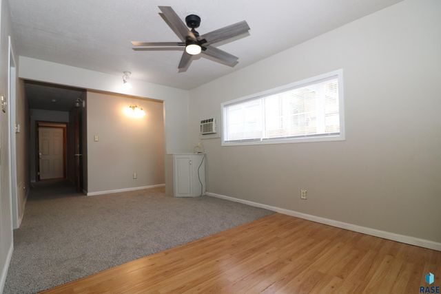 1312 E 5th St Street, Sioux Falls, SD 57103