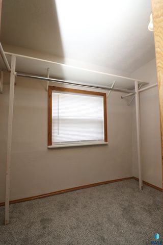1312 E 5th St Street, Sioux Falls, SD 57103