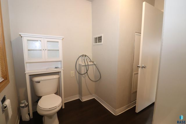 1312 E 5th St Street, Sioux Falls, SD 57103