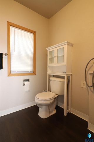 1312 E 5th St Street, Sioux Falls, SD 57103