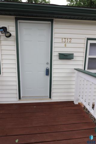 1312 E 5th St Street, Sioux Falls, SD 57103