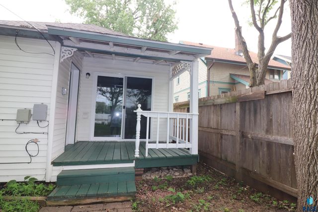 1312 E 5th St Street, Sioux Falls, SD 57103
