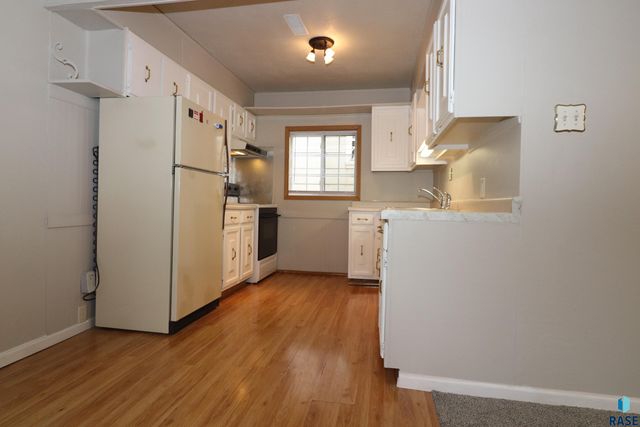 1312 E 5th St Street, Sioux Falls, SD 57103
