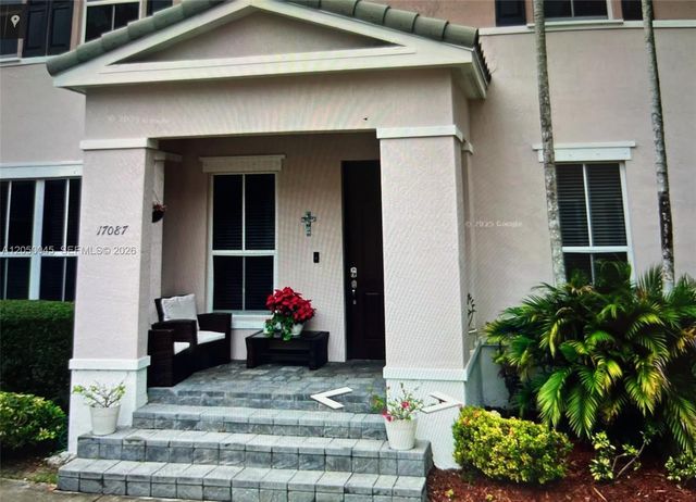 17087 SW 93rd Street, Miami, FL 33196