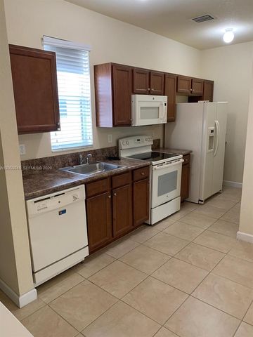 17087 SW 93rd Street, Miami, FL 33196