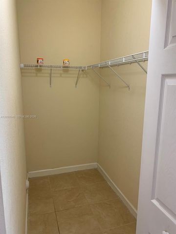 17087 SW 93rd Street, Miami, FL 33196