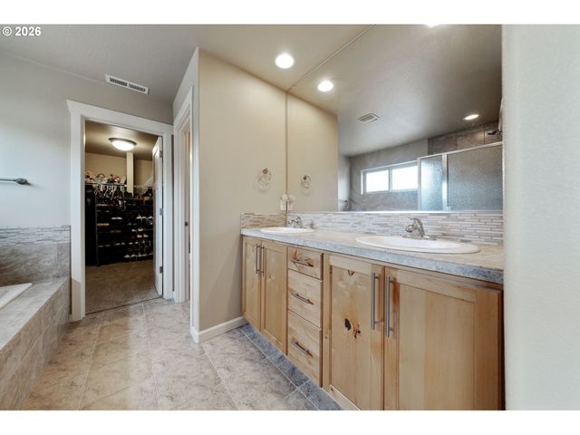 110 Nw 24TH St, Battle Ground, WA 98604