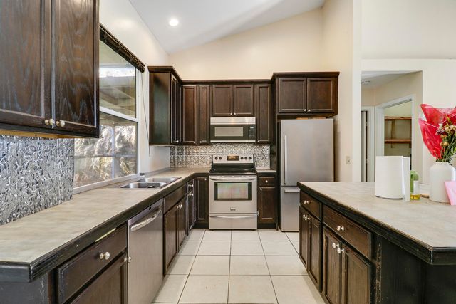 533 NW Avon Avenue, Port St. Lucie, Port St Lucie, FL 34983