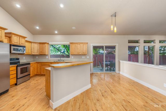 11543 W Wagon Pass Ct, Boise, ID 83709