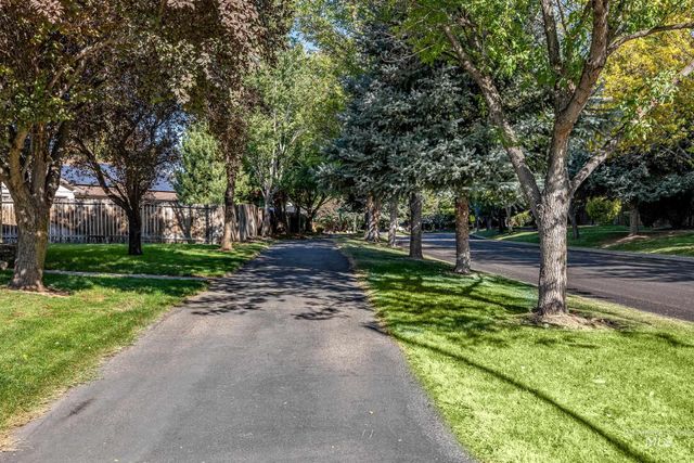 11543 W Wagon Pass Ct, Boise, ID 83709