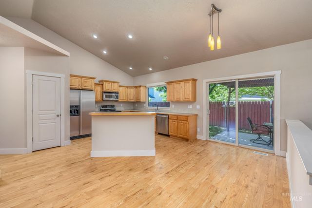 11543 W Wagon Pass Ct, Boise, ID 83709