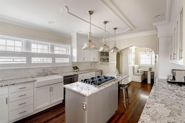 5525 E 17th Avenue Parkway, Denver, CO 80220