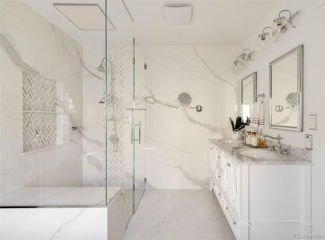 5525 E 17th Avenue Parkway, Denver, CO 80220