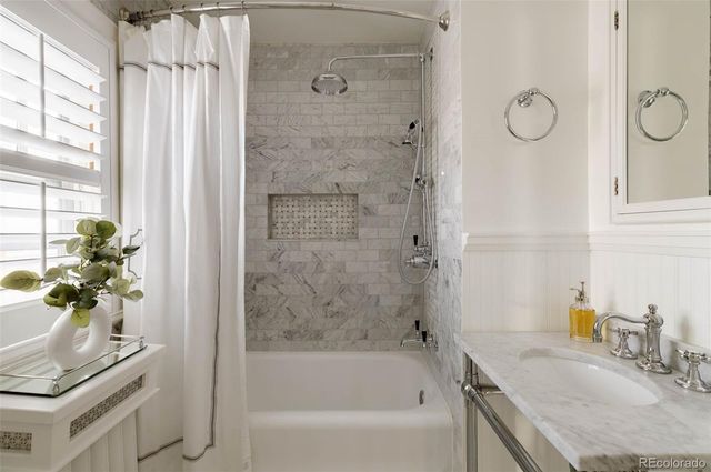 5525 E 17th Avenue Parkway, Denver, CO 80220