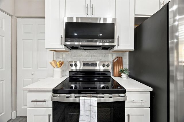 11985 MURRAY AVENUE, Seminole, FL 33778