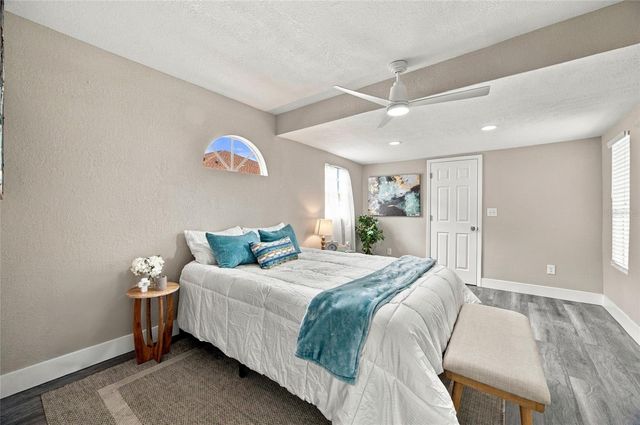 11985 MURRAY AVENUE, Seminole, FL 33778