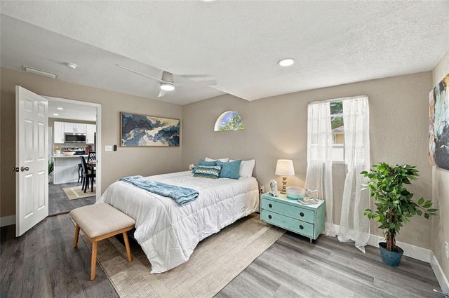 11985 MURRAY AVENUE, Seminole, FL 33778