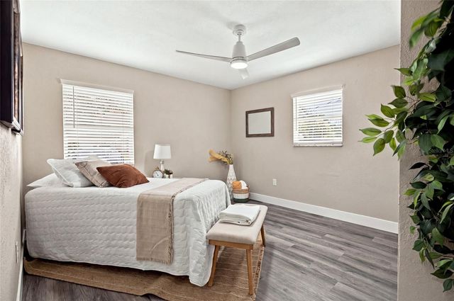 11985 MURRAY AVENUE, Seminole, FL 33778