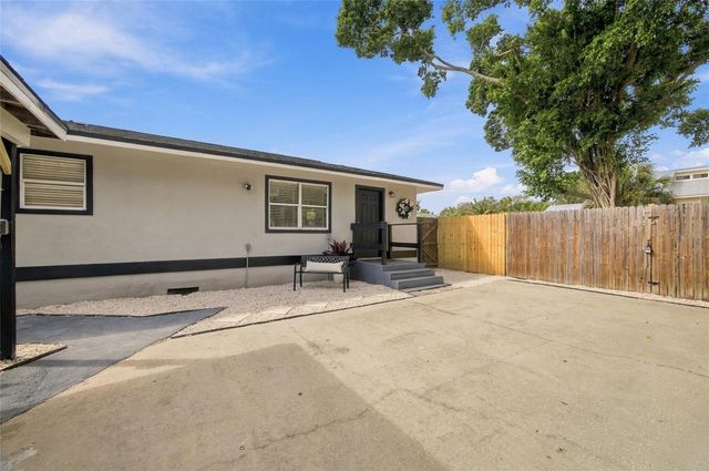 11985 MURRAY AVENUE, Seminole, FL 33778