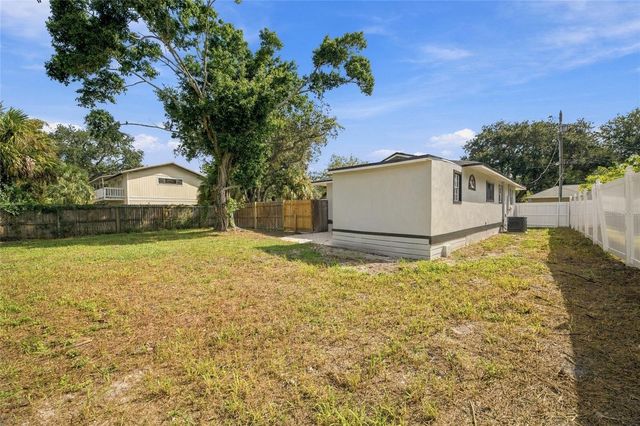 11985 MURRAY AVENUE, Seminole, FL 33778