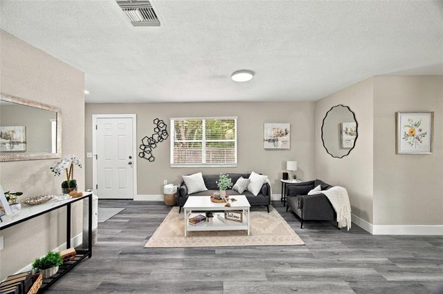 11985 MURRAY AVENUE, Seminole, FL 33778