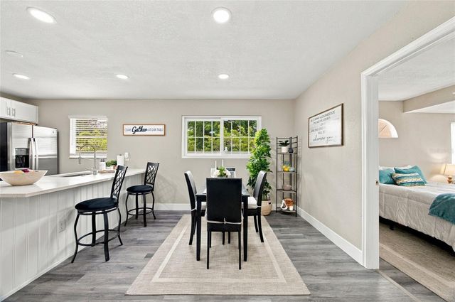 11985 MURRAY AVENUE, Seminole, FL 33778