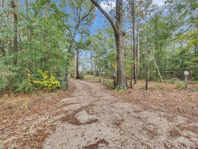 58 County Road 3893 E, Cleveland, TX 77328