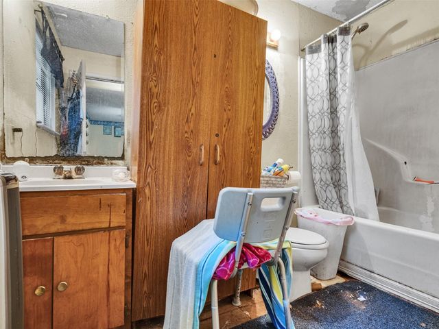 58 County Road 3893 E, Cleveland, TX 77328