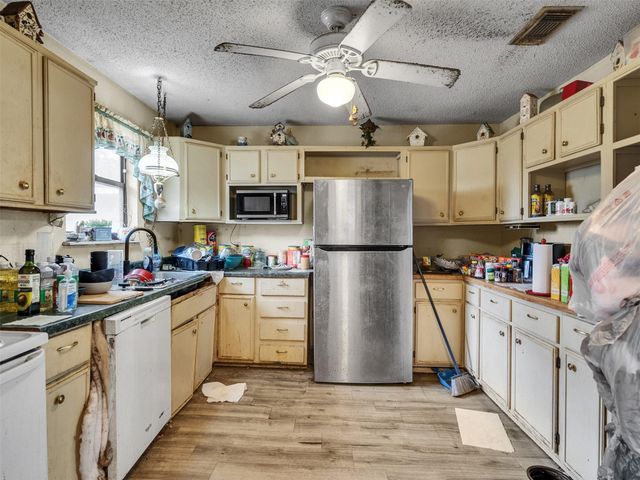 58 County Road 3893 E, Cleveland, TX 77328