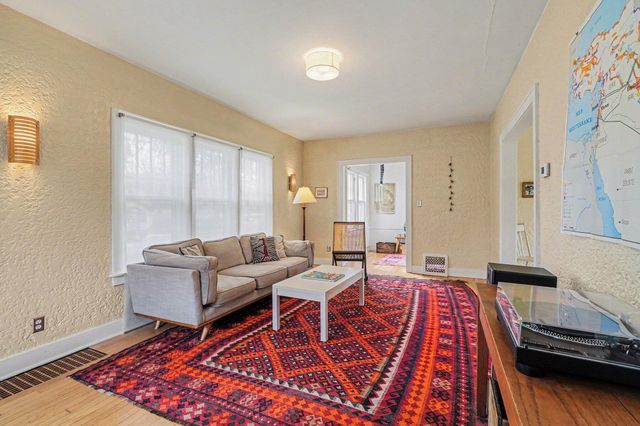 132 S Dartmouth Street, Kalamazoo Twp, MI 49006