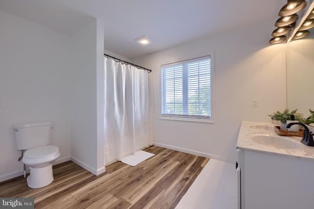 809 W BRUBAKER VALLEY RD, Lititz, PA 17543