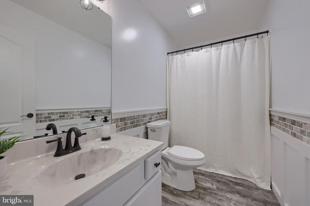 809 W BRUBAKER VALLEY RD, Lititz, PA 17543