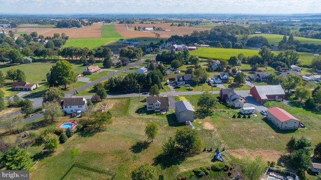809 W BRUBAKER VALLEY RD, Lititz, PA 17543