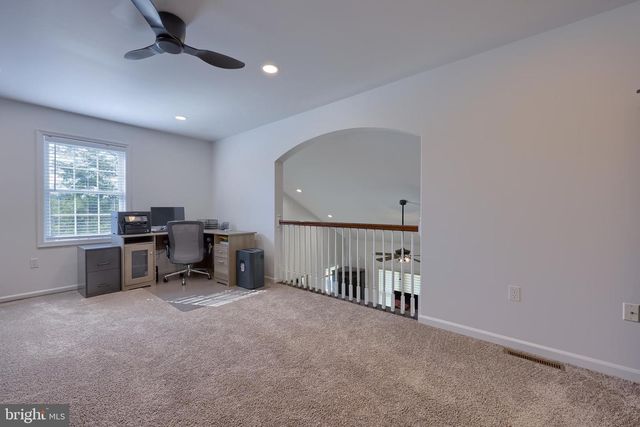 809 W BRUBAKER VALLEY RD, Lititz, PA 17543
