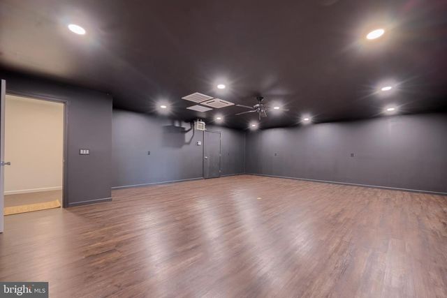 809 W BRUBAKER VALLEY RD, Lititz, PA 17543