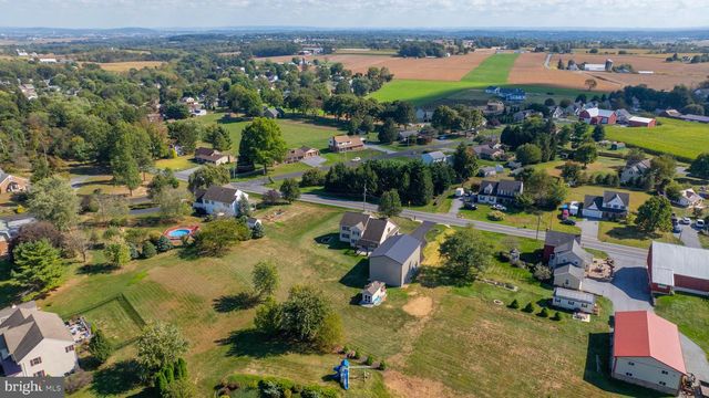 809 W BRUBAKER VALLEY RD, Lititz, PA 17543