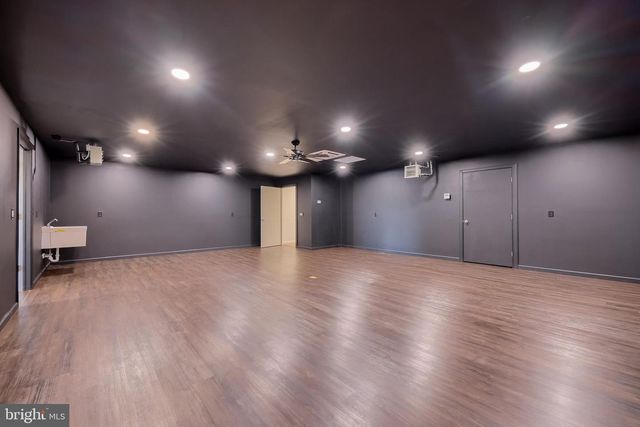 809 W BRUBAKER VALLEY RD, Lititz, PA 17543