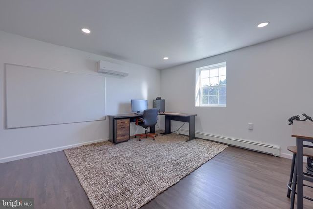 809 W BRUBAKER VALLEY RD, Lititz, PA 17543
