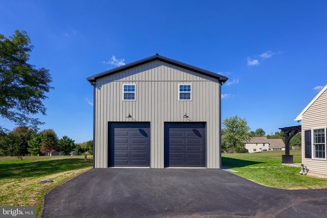809 W BRUBAKER VALLEY RD, Lititz, PA 17543