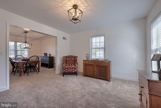 809 W BRUBAKER VALLEY RD, Lititz, PA 17543