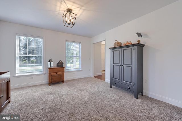 809 W BRUBAKER VALLEY RD, Lititz, PA 17543