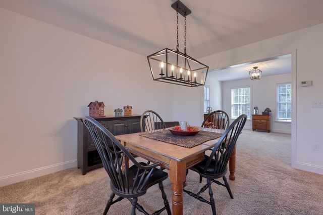 809 W BRUBAKER VALLEY RD, Lititz, PA 17543